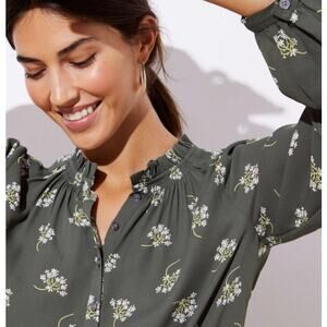 NWT Ann Taylor Loft Green Floral Long Sleeve Blouse M